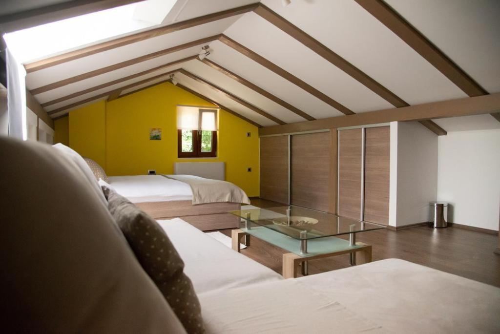 Holiday Home Tos Risika Bagian luar foto