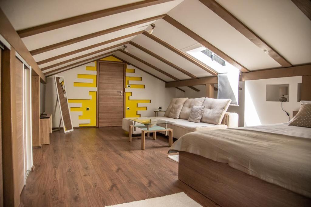 Holiday Home Tos Risika Bagian luar foto