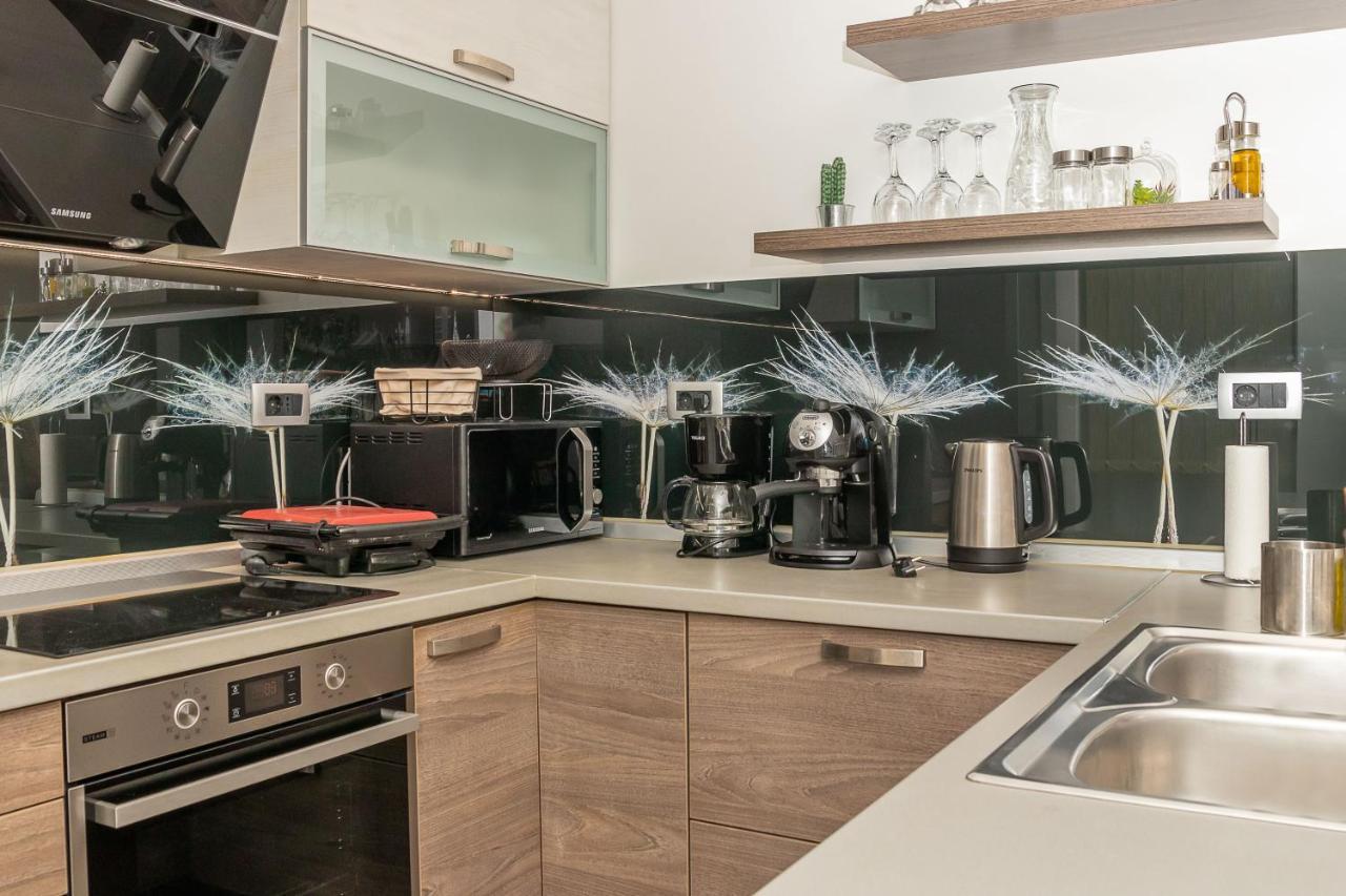 Holiday Home Tos Risika Bagian luar foto
